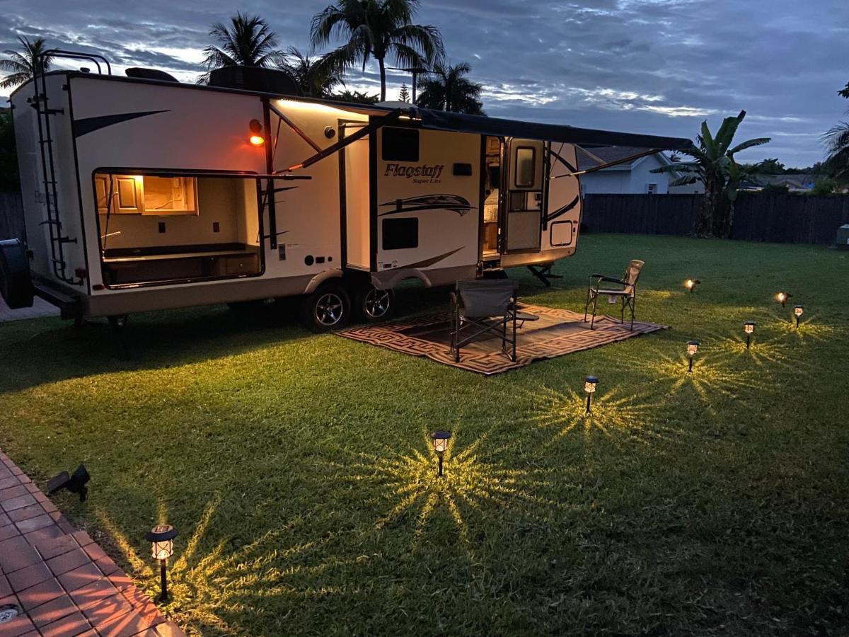 Hotel Cozy Camper - Free Parking Miami Exterior foto